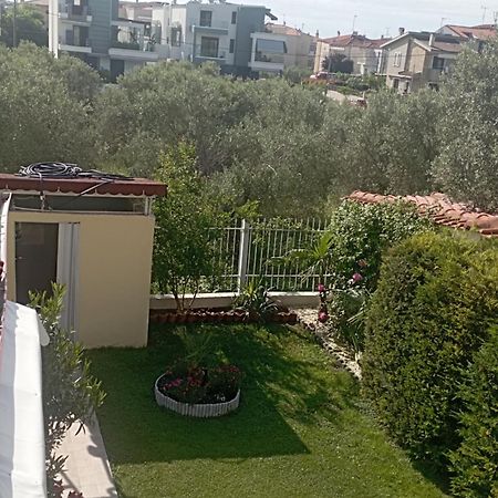 Райский Уголок Nea Moudania Esterno foto